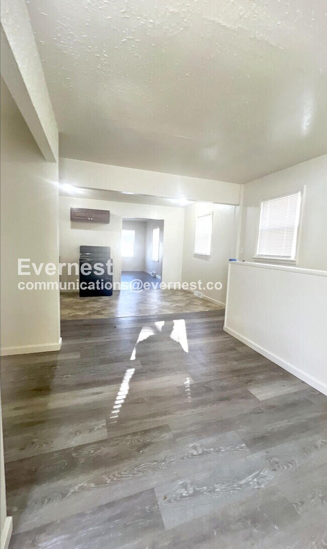 Foto del edificio - 2811 E 58th St