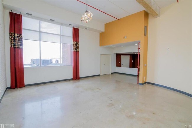Building Photo - 128 N 8th St