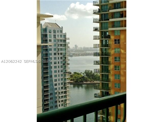Foto del edificio - 1200 Brickell Bay Dr