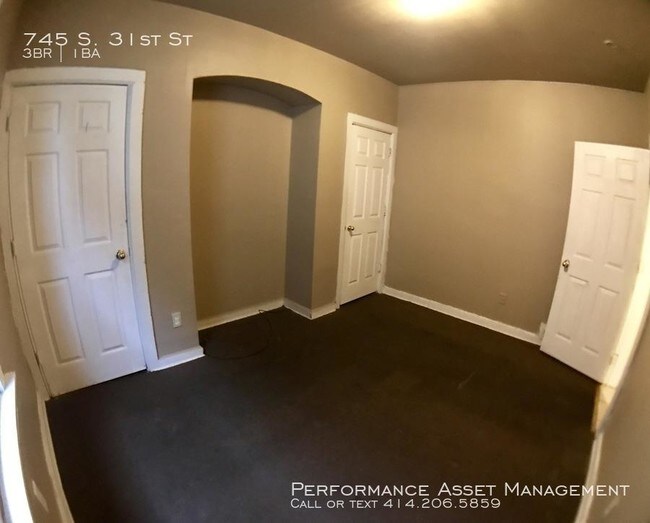Building Photo - 3 bedroom in Milwaukee WI 53215