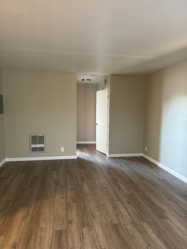 Foto del edificio - 7911 Bancroft Ave
