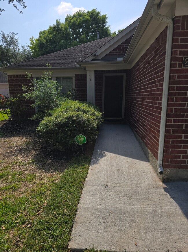 Foto del edificio - 2910 Plum Lake Dr