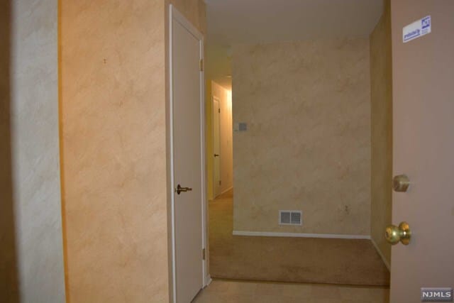 Building Photo - 258 Indian Hollow Court