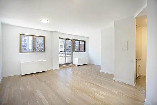 Foto principal - 30 W 63rd St