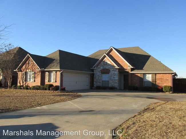 Building Photo - 5505 Thomas Rd