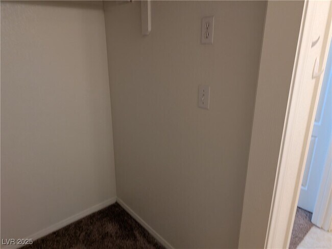 Foto del edificio - 713 Anne Ln