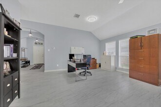 Building Photo - 3830 Landon Park Dr