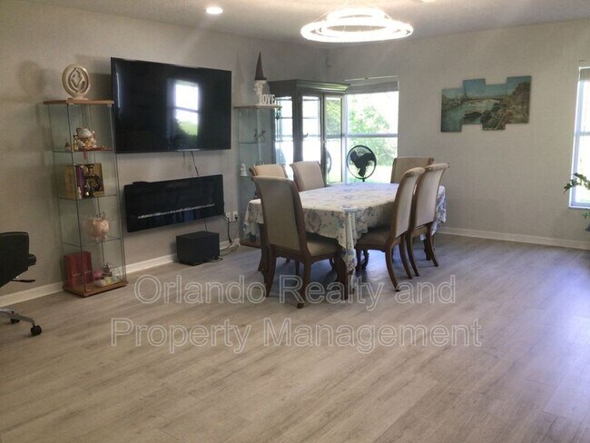 Foto del edificio - 416 Windrose Dr