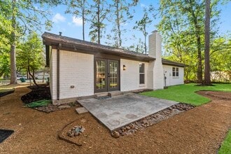 Building Photo - 26 E Woodtimber Ct