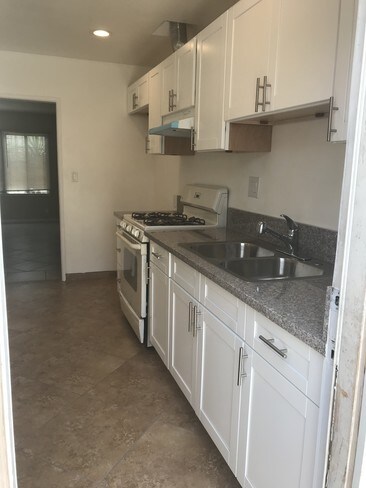 Foto del edificio - 7703 Vineland Ave