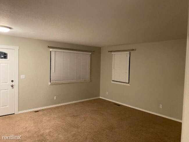 Foto del edificio - 305 N First Ave