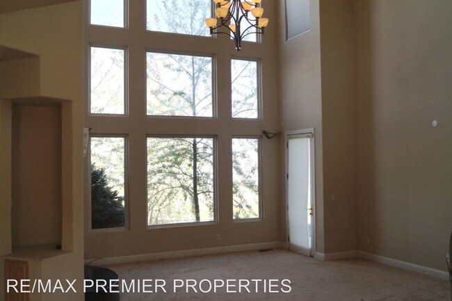 Foto del edificio - 4770 Aberfeldy Rd