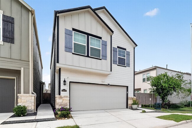 Building Photo - 14839 Slow River Ave