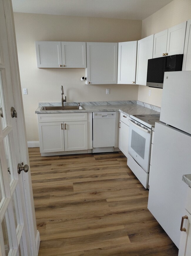 Cocina - 41 Saratoga Ave