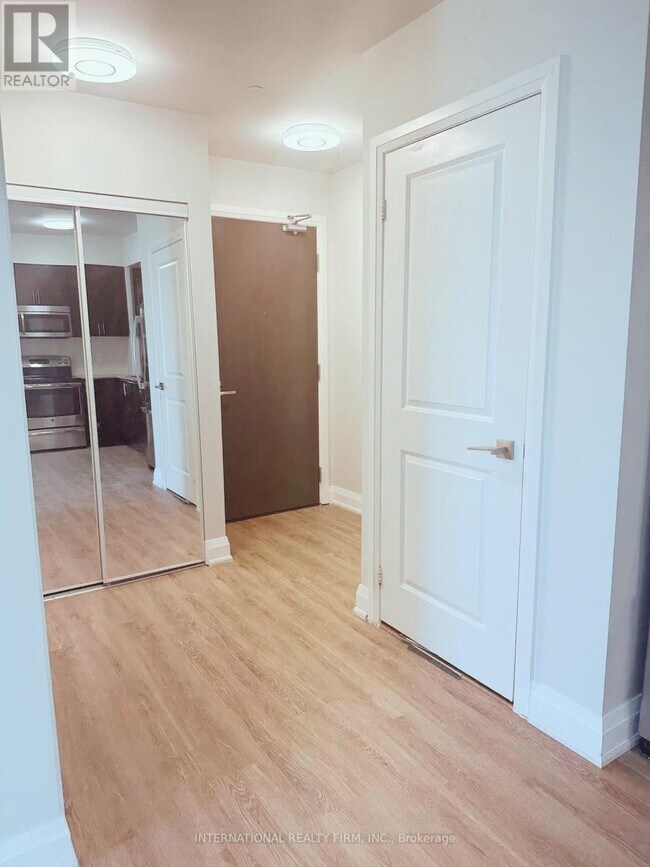 Building Photo - 7171 Yonge St