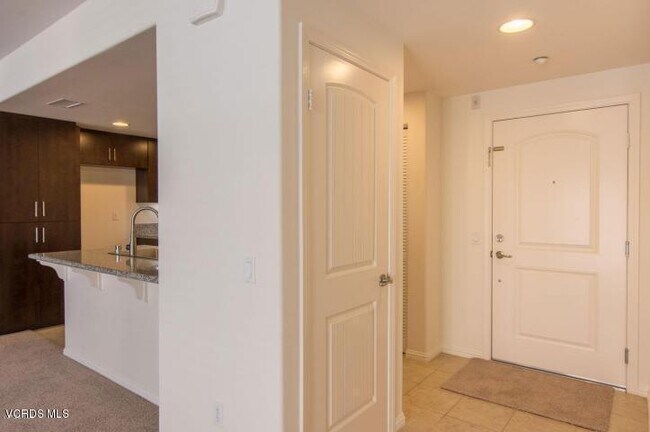 Building Photo - 321 Riverpark Blvd