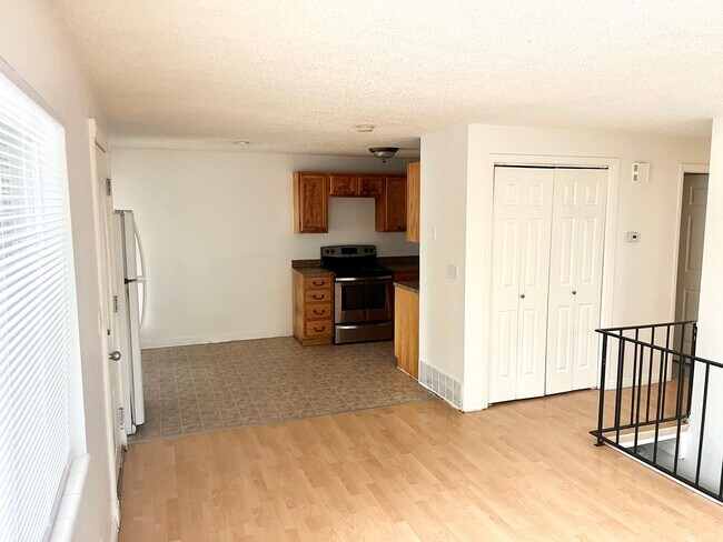 Foto del edificio - 3079 Lehman Ave