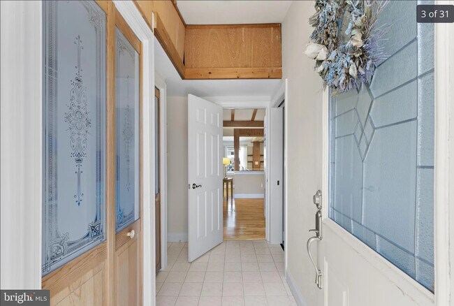 Building Photo - 52 Florence Ln