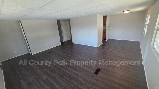 Foto del edificio - 2735 W 10th St