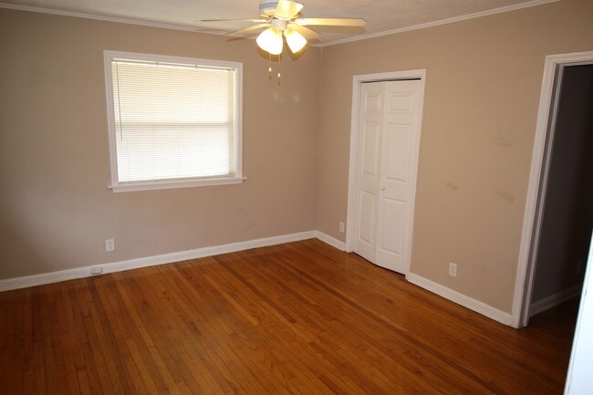 Living Room - 828 Acosta St