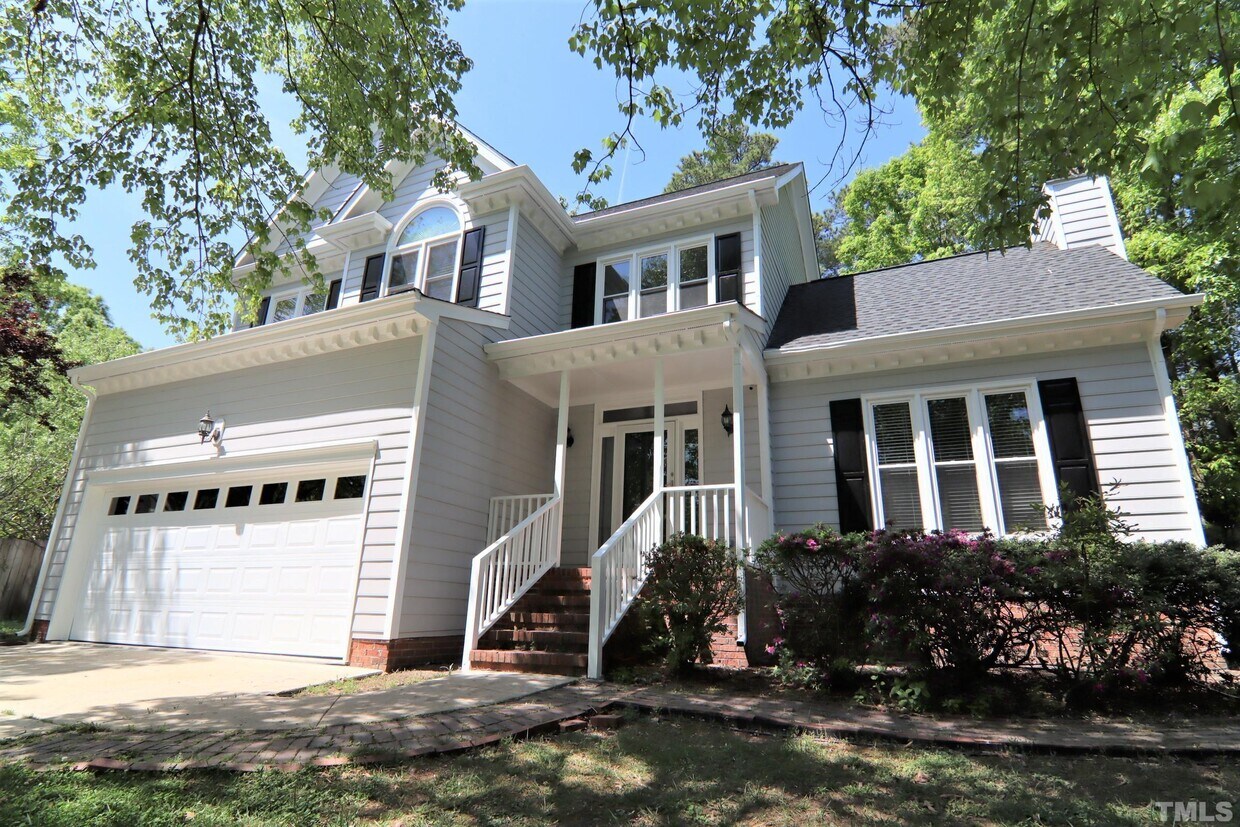 Primary Photo - 107 Carostone Ct