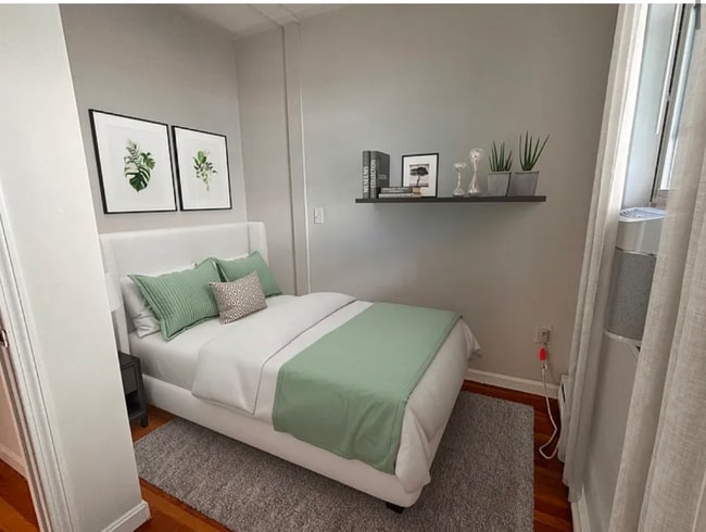 Building Photo - 206 H St