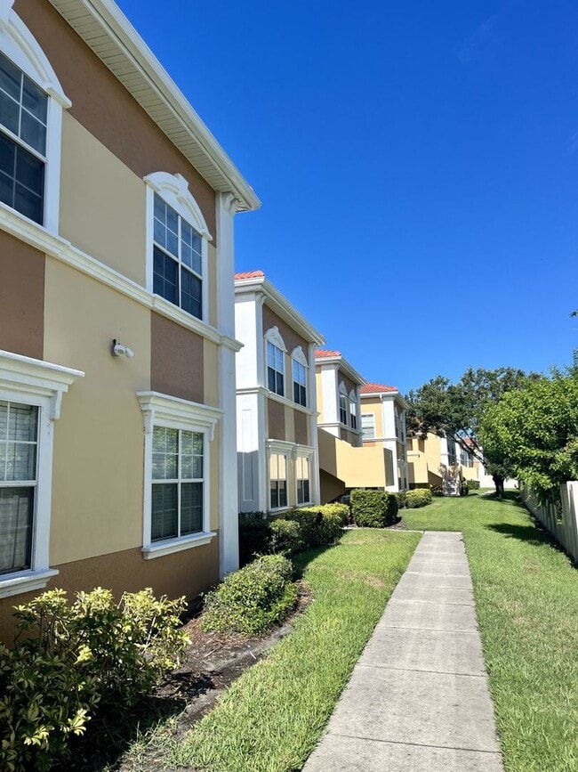 Building Photo - 1155 Villagio Cir