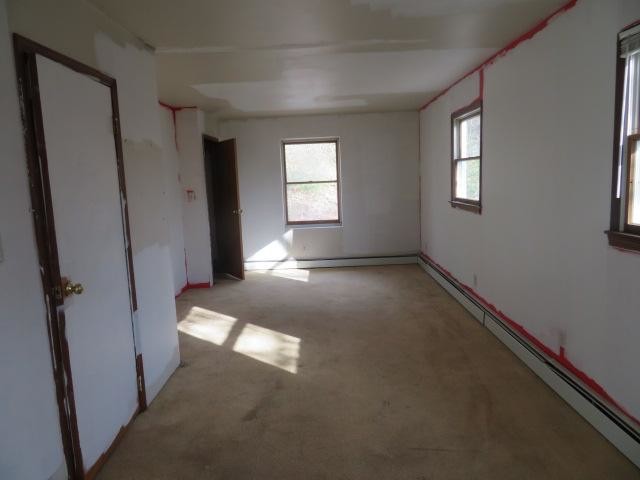 Building Photo - 3 bedroom in Hewitt NJ 07421