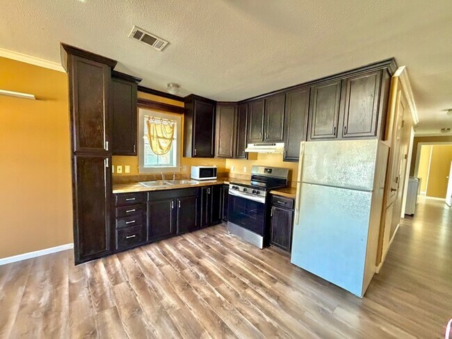 Foto del edificio - 155 Caswell Branch Rd