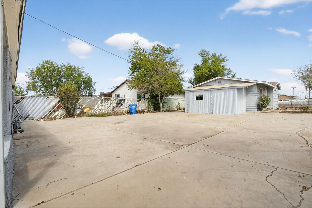 Primary Photo - 1410 S 24th Ave