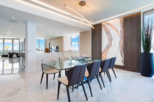 Building Photo - 15701 Collins Ave