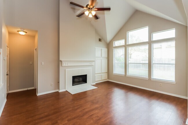 Foto del edificio - 14115 Ivy Bluff Ct