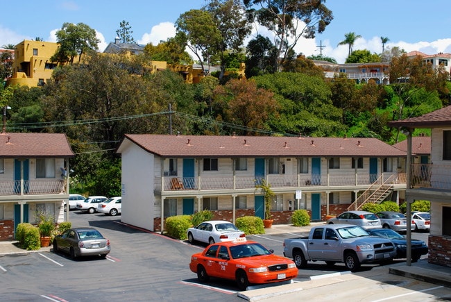 Building - Overlook Point Apartments