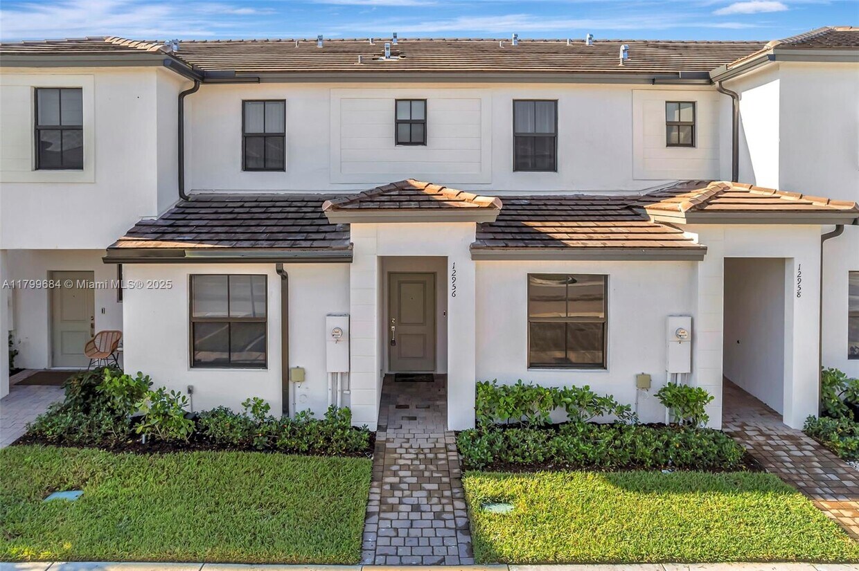 Foto principal - 12956 SW 232nd Ln