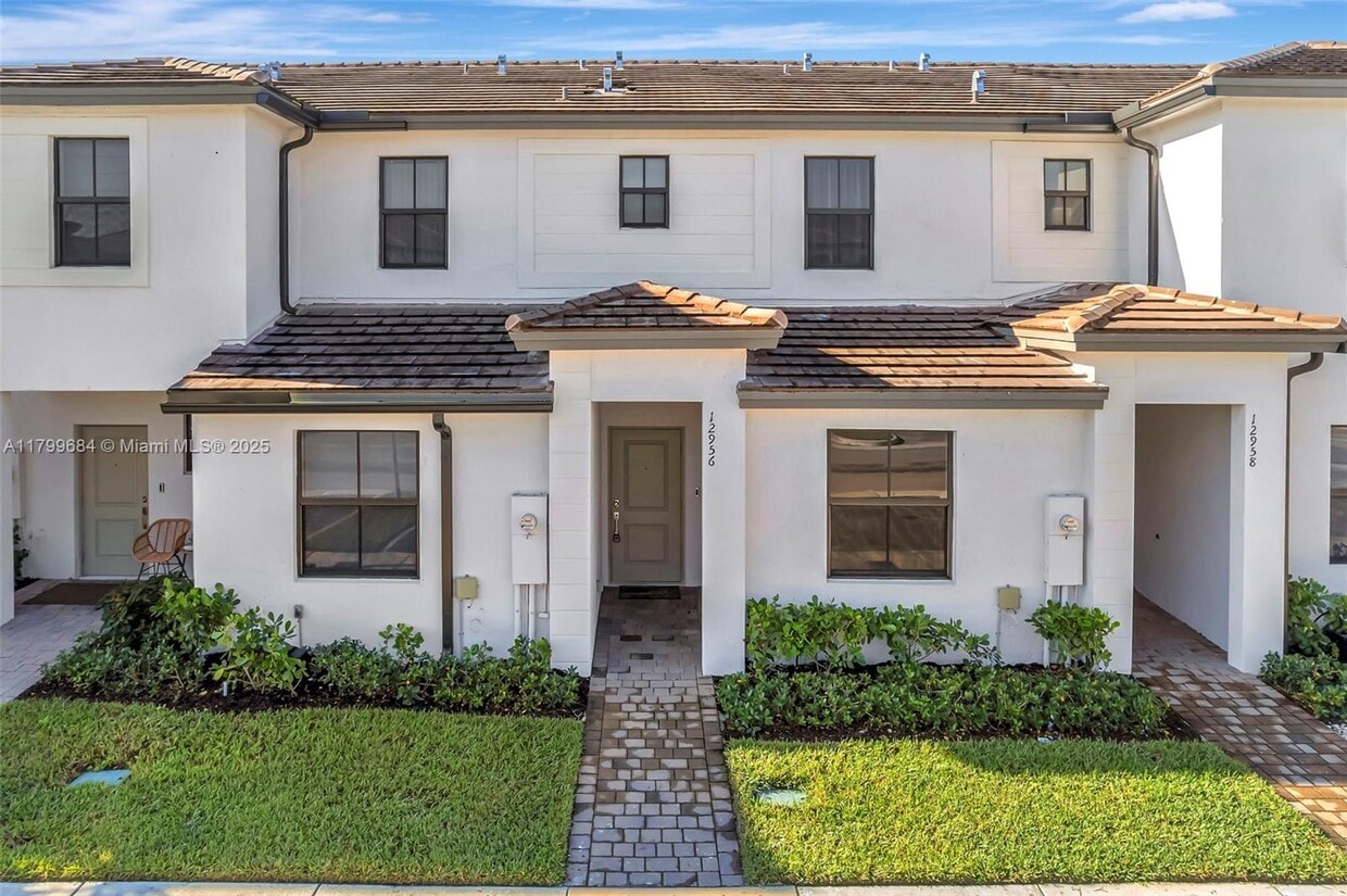 Primary Photo - 12956 SW 232nd Ln