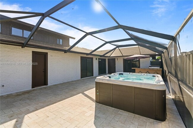 Foto del edificio - 9568 Boca Gardens Pkwy