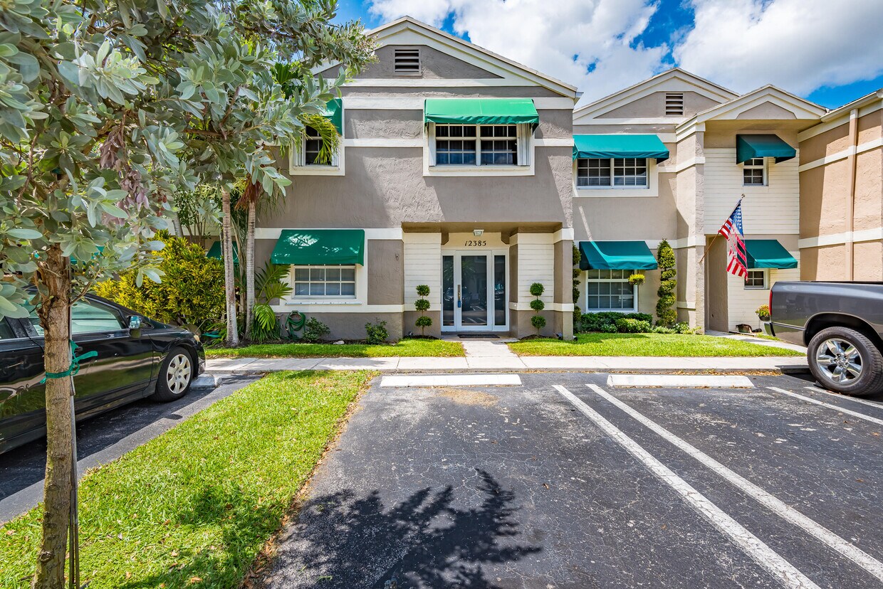 Primary Photo - 12385 SW 52nd Ct