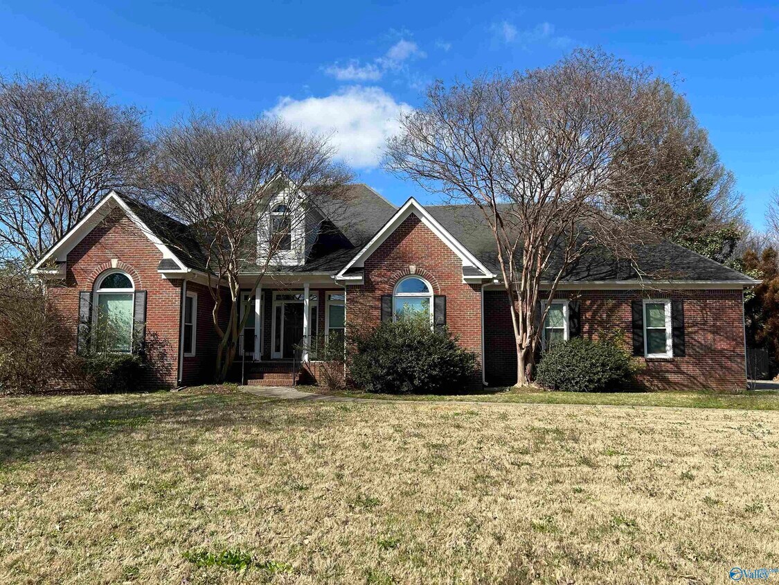 Foto principal - 113 Wood Creek Dr