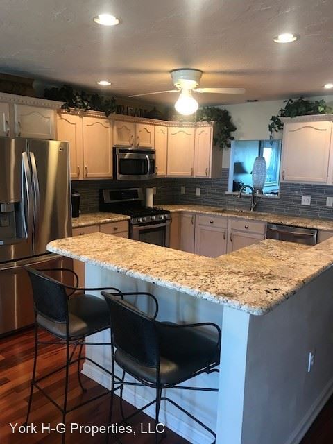 Building Photo - 3 br, 2 bath House - 2417 Winterberry Ln