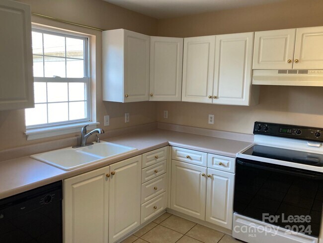 Foto del edificio - 7145 Channelview Dr
