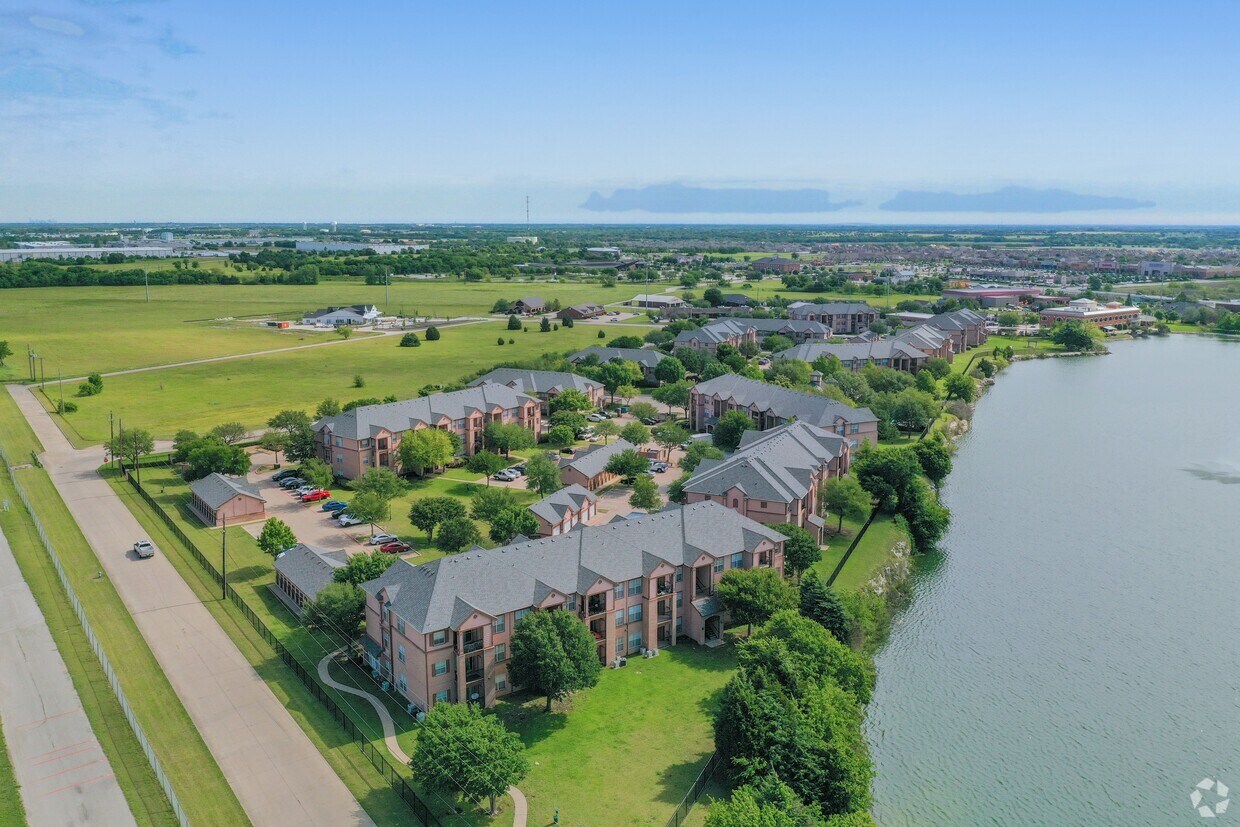 Blue Lake Villas 155 Lakeside Dr Waxahachie, TX Apartments for Rent