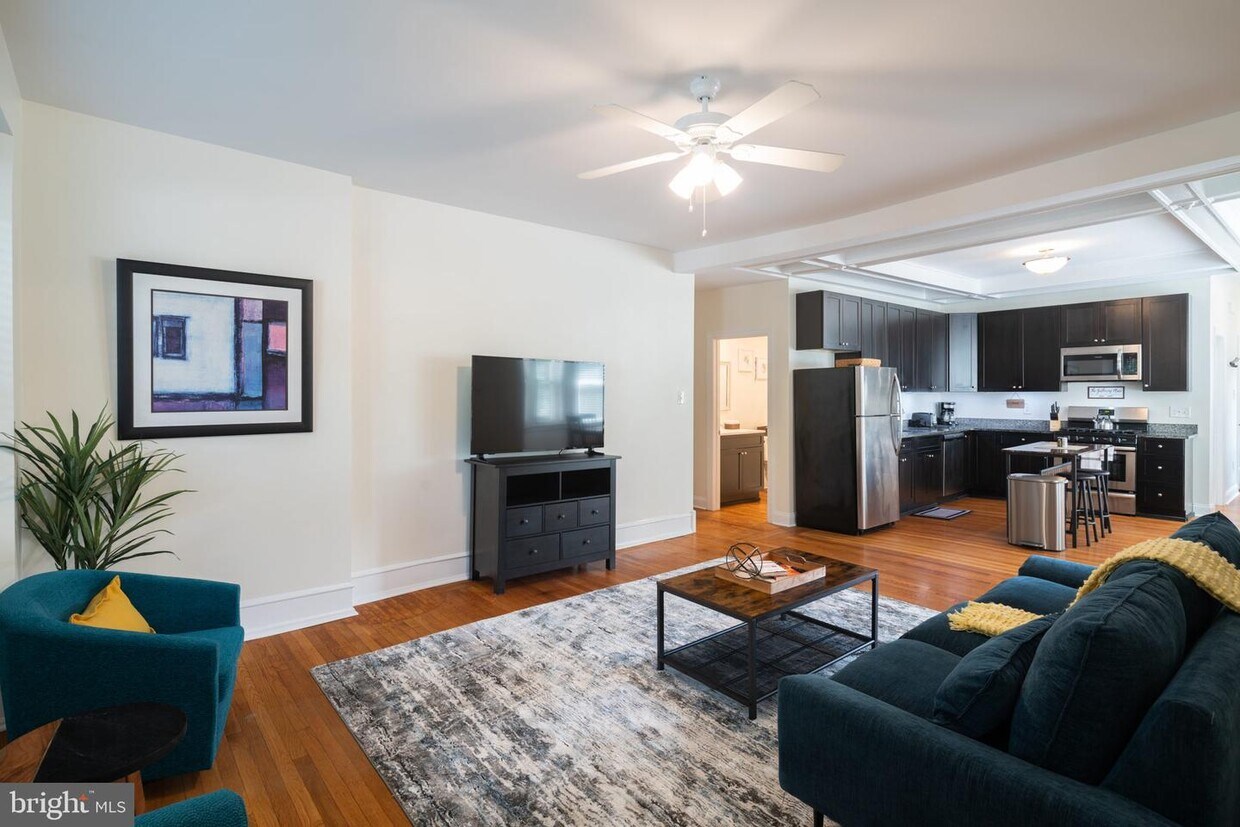 900 Greenwood Ave Unit 1, Jenkintown, PA 19046 Room for Rent in