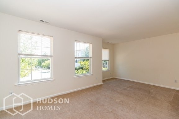 Building Photo - 37 Gristmill Ln