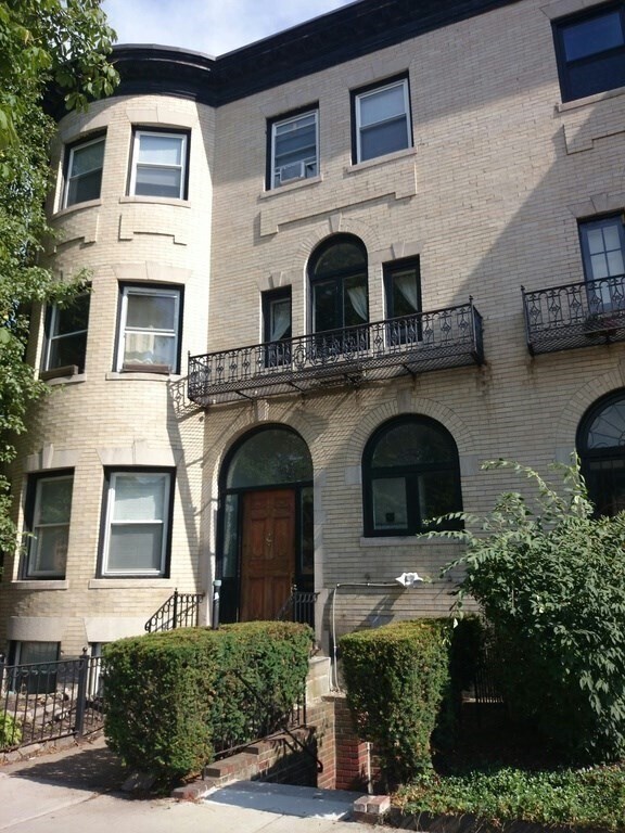 Foto del edificio - 919 Beacon St