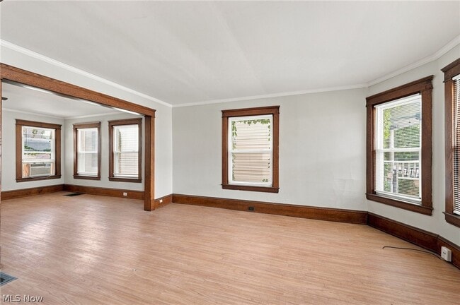 Building Photo - 1373 Thoreau Rd