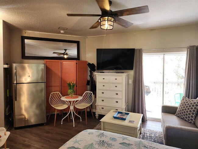 Building Photo - 9887 Perfect Dr