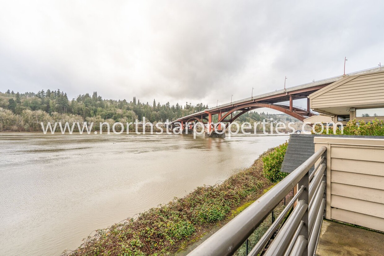 Primary Photo - Stunning Riverfront Townhome in Sellwood