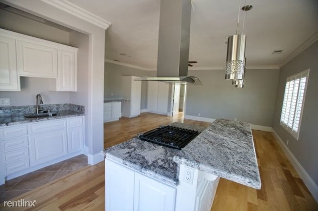 Building Photo - 1 br, 1 bath Apartment - 1162 Dallas Rd