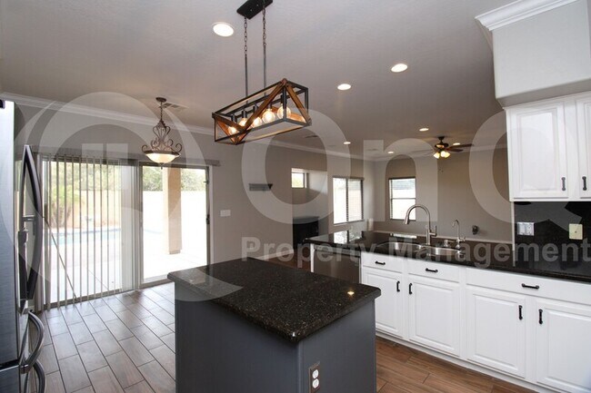 Building Photo - 5008 W Pedro Ln