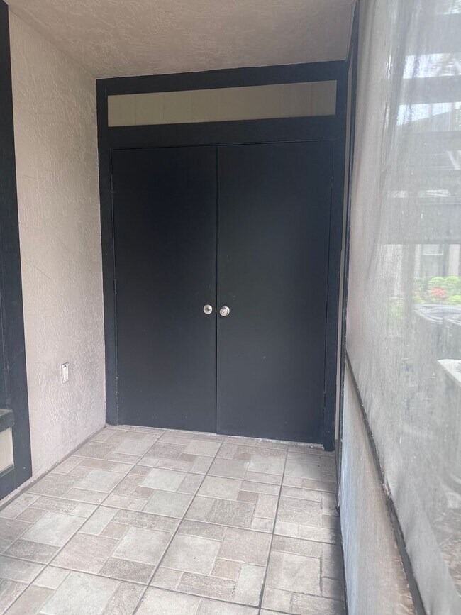 Foto del edificio - Modern One-Story Ground Floor Condo, Conve...